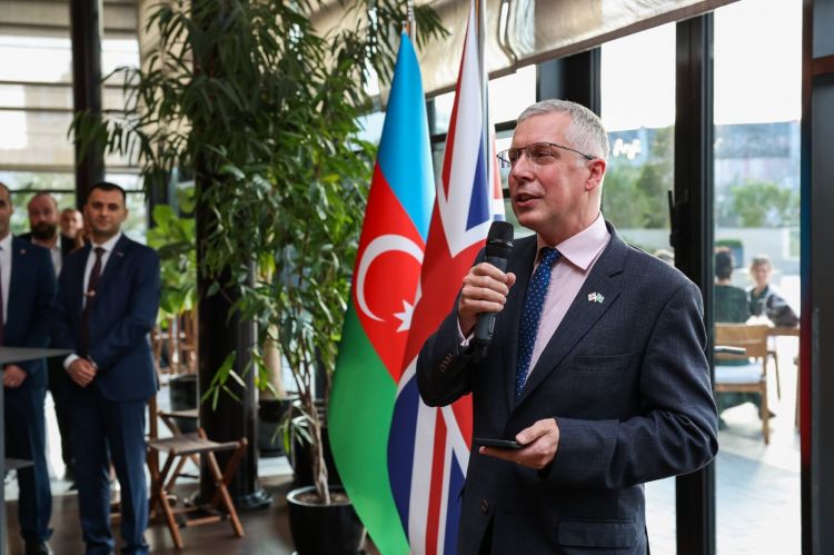 Səfir: Britaniya kibertəhlükəsizlik sahəsində Azərbaycanla təcrübə mübadiləsi aparmağa hazırdır