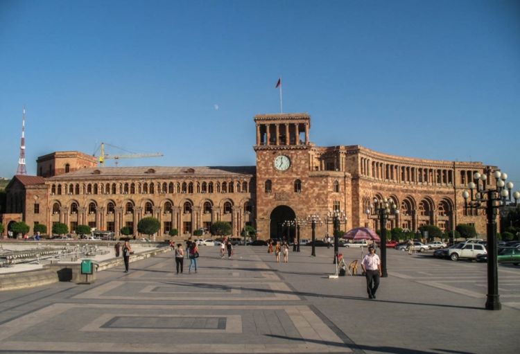 Ermənistan müxalifəti: Hakimiyyətin Rusiya ilə bağlı siyasəti ölkəni fəlakətə sürükləyir