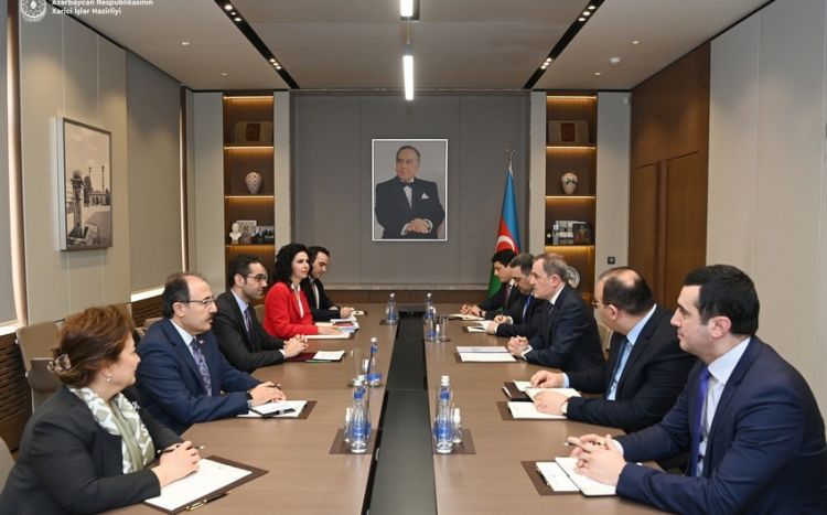 Azərbaycanla Türkiyə arasında ikitərəfli, regional və çoxtərəfli əməkdaşlıq gündəliyinin perspektivləri müzakirə olunub