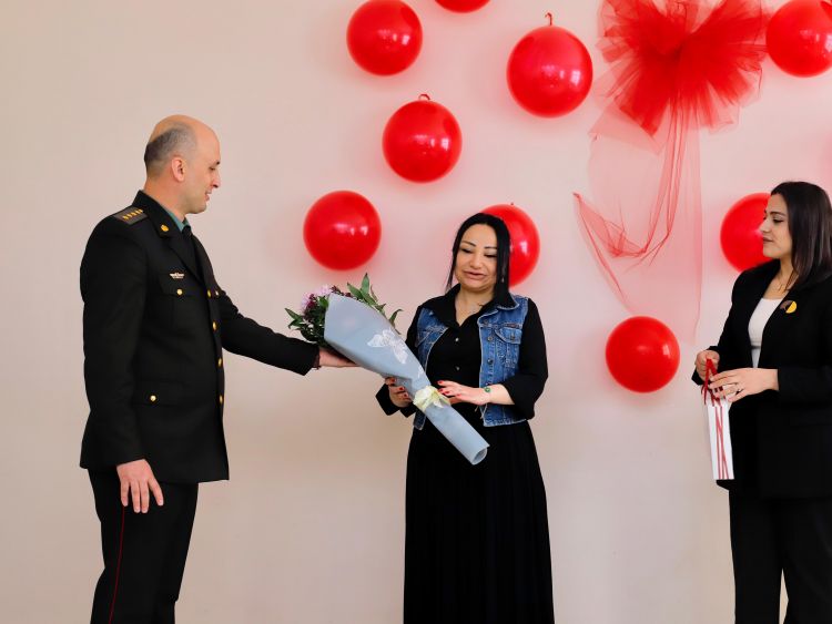 Naxçıvanda məhkum qadınlar təbrik edilib<font color=red> - FOTOLAR</font>