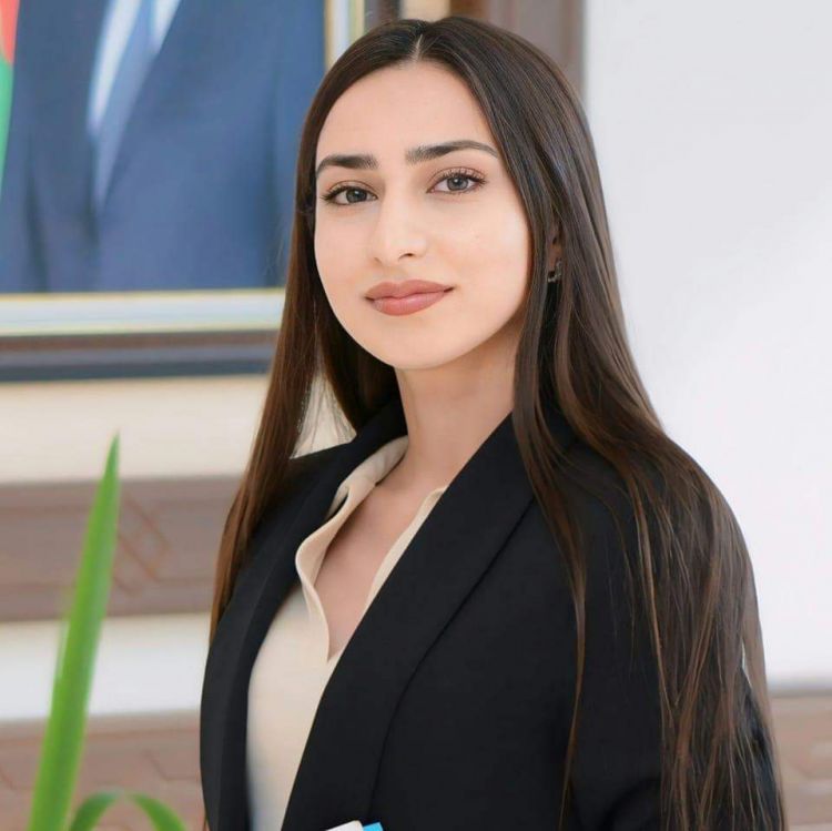 Qadın ana, bacı, yoldaş, xala-bibidir, amma hər şeydən əvvəl qadın bir şəxs və vətəndaşdır