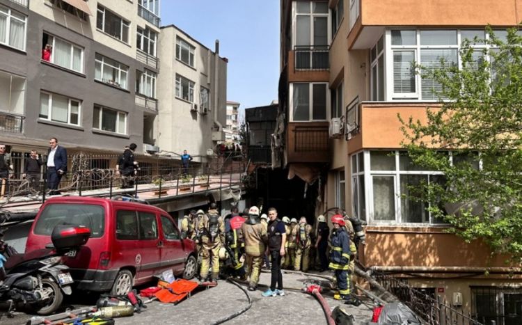 Türkiyədə çoxmərtəbəli binada yanğın olub, 12 nəfər ölüb