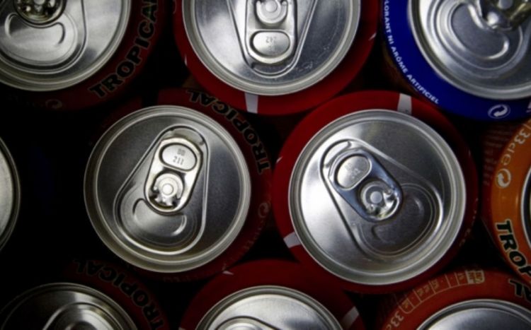 Mütəxəssis: Su yerinə alkoqol və enerji içkiləri bədəndə maye balansını tənzimləmir