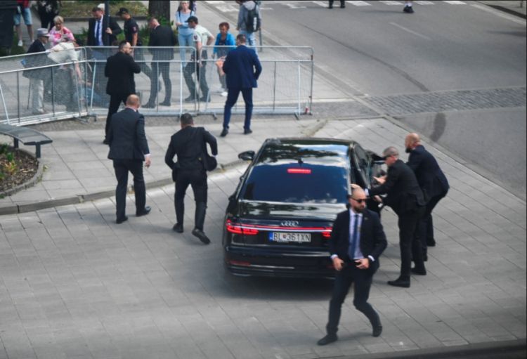 KİV: Slovakiyanın Baş naziri güllə yarası alıb
