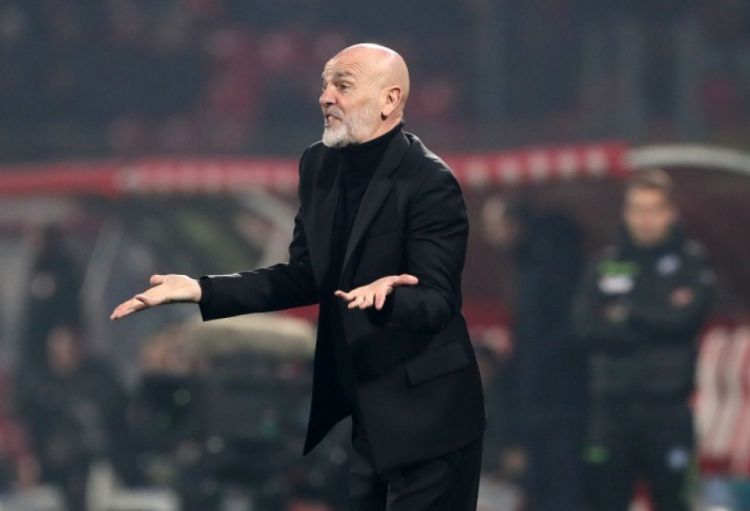 “Milan” klubu baş məşqçisi ilə yollarını ayırıb