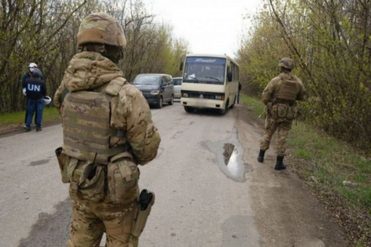 Ukrayna Kurskda əsir götürülən 103 hərbçini Rusiyaya qaytarıb