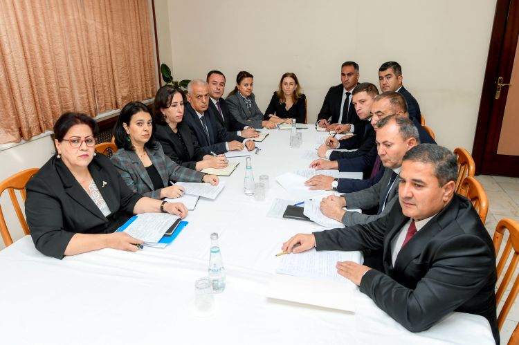 Ali Məclisin Hüquq siyasəti komitəsinin iclası keçirilib<font color=red> - FOTOLAR</font>