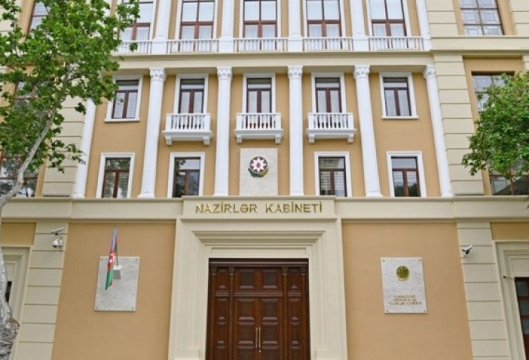 Bakıda koronavirus xəstələrinə yardım göstərən tibb işçilərinin maaşına əlavənin müddəti uzadılıb