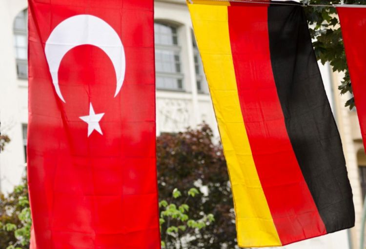 Almaniyanın siyasi rəhbərliyi Ankarada törədilən terror aktını qınayıb