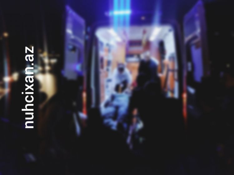 Naxçıvan şəhərində piyadanın vurulması ilə nəticələnən yol-nəqliyyat hadisəsi baş verib<font color=red> - FOTOLAR</font>