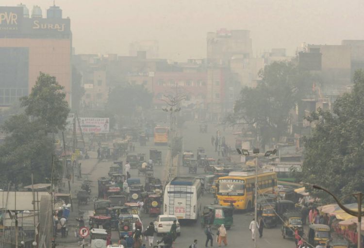 Dehlidə hava çirkliliyinə görə ibtidai məktəblər bağlanıb