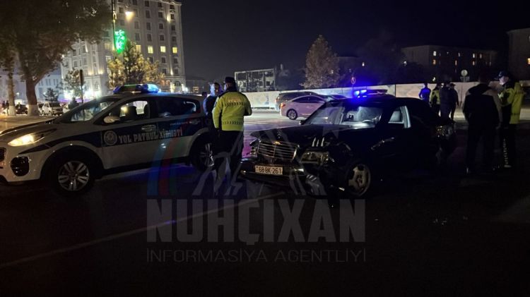 Naxçıvan şəhərində yol-nəqliyyat hadisəsi baş verib, avtomobillərə ciddi ziyan dəyib<font color=red> - FOTOLAR</font>