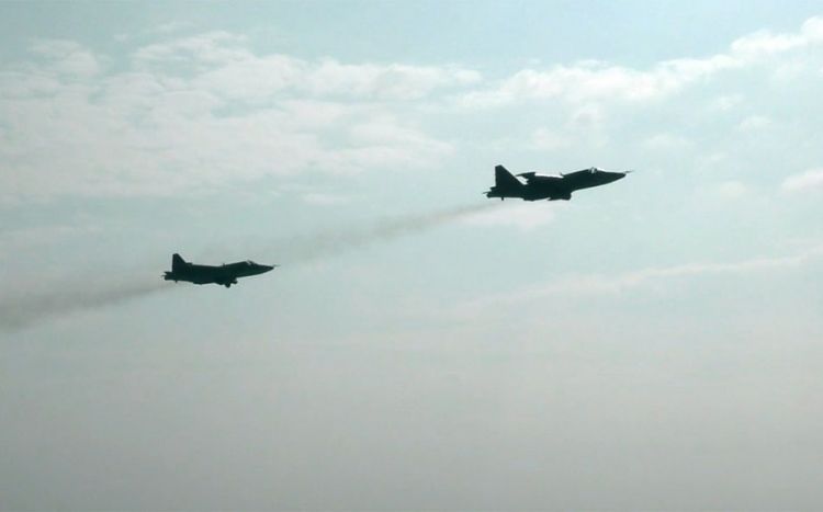 Azərbaycan Ordusunun qırıcıları şərti hava kəşfiyyatı aparıblar<font color=red> - VİDEO</font>