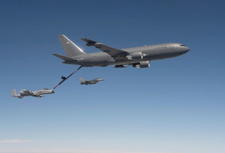 “Boeing” Pentaqondan 2,4 milyard dollarlıq sifariş alıb