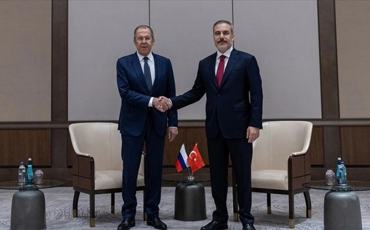 Türkiyə və Rusiya XİN başçıları Suriyadakı vəziyyəti müzakirə ediblər