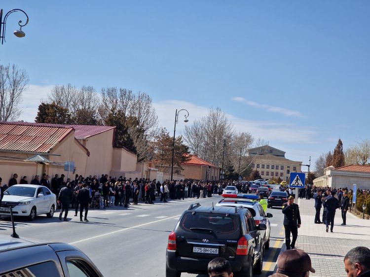 Naxçıvanda tam orta təhsil səviyyəsi üzrə  buraxılış imtahanı keçirilib 
