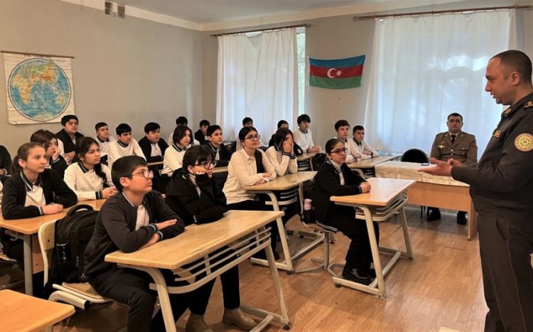 Fövqəladə Hallar Nazirliyi (FHN) fövqəladə hallarla bağlı davranış qaydaları barədə əhalinin maarifləndirilməsi məqsədilə silsilə tədbirlər keçirib