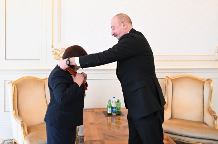 Prezident İlham Əliyev Sahibə Qafarovaya “Şərəf” ordenini təqdim edib<font color='red'> - YENİLƏNƏCƏK</font><font color=red> - FOTOLAR</font>