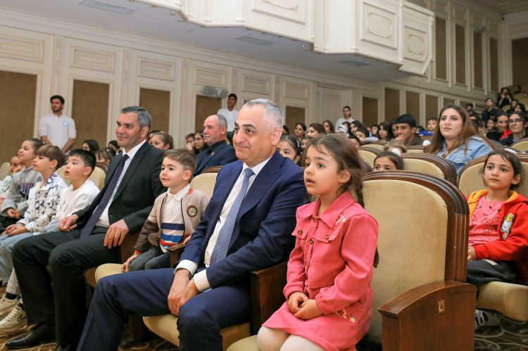 Naxçıvanda şəhid və qazi övladlarına, sosial qayğıya  ehtiyacı olan uşaqlara bayram hədiyyələri təqdim edilib<font color=red> - FOTOLAR</font>