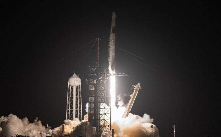 "SpaceX" ilk dəfə Yerin qütbləri üzərində orbital uçuşa başlayıb