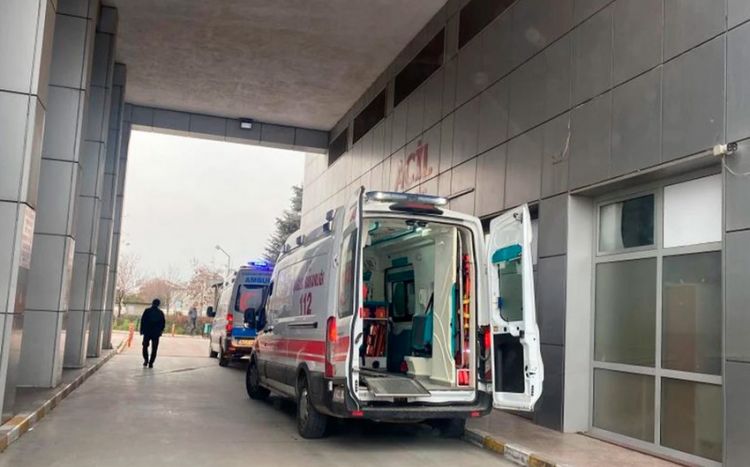 Türkiyədə 300-dən çox insan dönərdən zəhərlənib