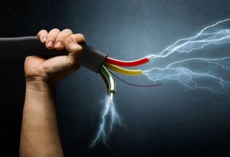 Şərurda 36 yaşlı kişini elektrik cərəyanı vurub