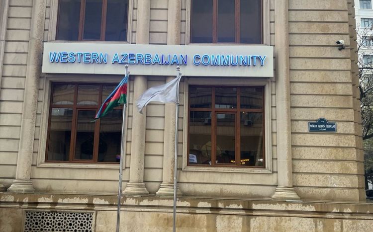 İcmanın ofisinin yerləşdiyi küçəyə Mirzə Qədim İrəvaninin adı verilib