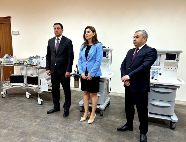 Naxçıvan Muxtar Respublika Xəstəxanası və Şahbuz Rayon Mərkəzi Xəstəxanasına yeni tibbi avadanlıqların təqdimatı olub<font color=red> - FOTOLAR</font>