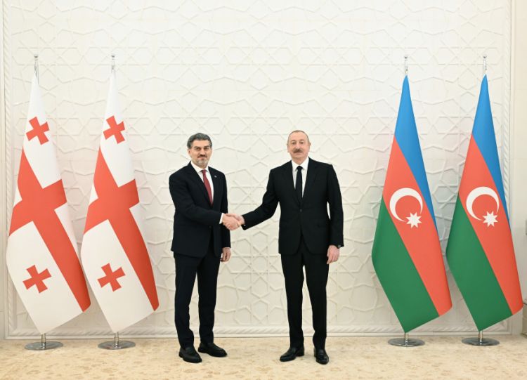Azərbaycan Prezidenti İlham Əliyevlə Gürcüstanın Prezidenti Mixeil Kavelaşvilinin təkbətək görüşü keçirilib<font color='red'> - YENİLƏN</font><font color=red> - FOTOLAR</font>