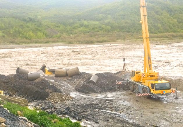 Ağsuda sel ekskavatoru aşırıb - 1 nəfər ölüb, 3 nəfər yaralanıb