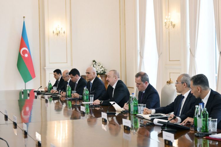 Prezident: Azərbaycan və İran ənənəvi olaraq beynəlxalq təşkilatlar çərçivəsində bir-birini dəstəkləyir