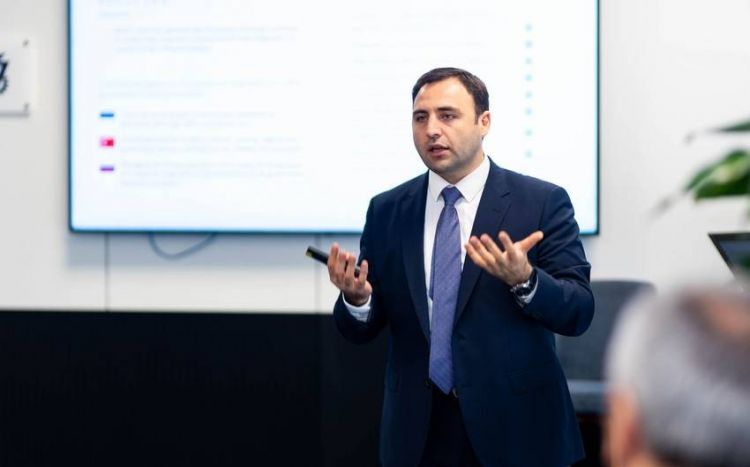 Rəşad Xalıqov: "Azərbaycan əhalisinin 25 %-i minimal rəqəmsal biliklərə malikdir"