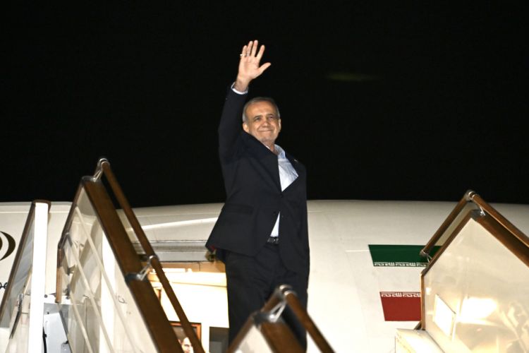 İran Prezidentinin Azərbaycana rəsmi səfəri başa çatıb<font color=red> - FOTOLAR</font>