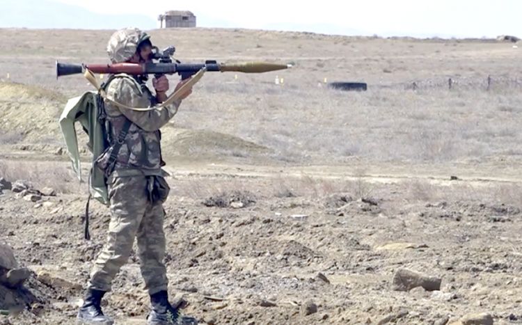 Naxçıvanda hərbi vəzifəlilərlə təlim toplanışı keçirilib