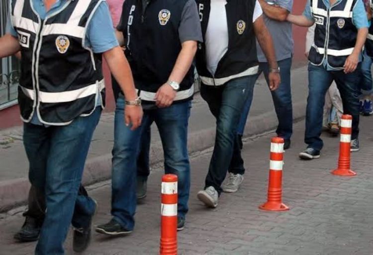 İzmirdə 31 FETÖ üzvü saxlanılıb