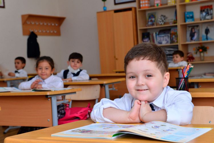 85 minə yaxın uşaq avtomatik olaraq birinci sinfə yerləşdirilib