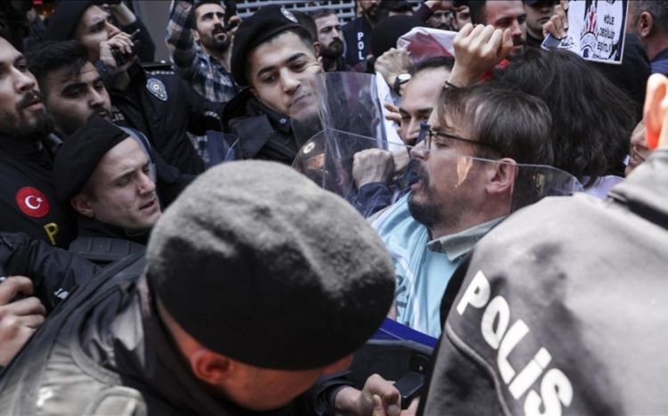 İstanbulda icazəsiz aksiyalar keçirməyə cəhd edilib, 300 nəfər saxlanılıb