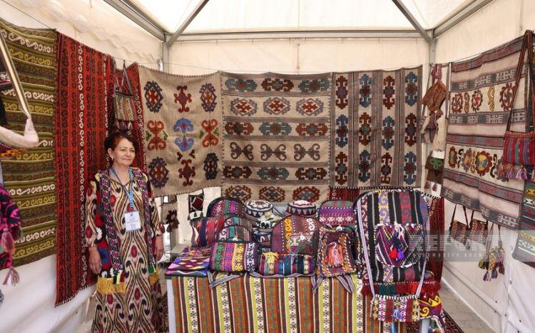 Azərbaycanda ilk dəfə keçirilən Beynəlxalq Xalça Festivalının açılışı olub 