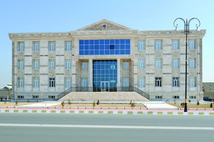 Naxçıvan Şəhər Məhkəməsi hakimin öz-özünə etiraz etməsi barədə xəbərə münasibət bildirib