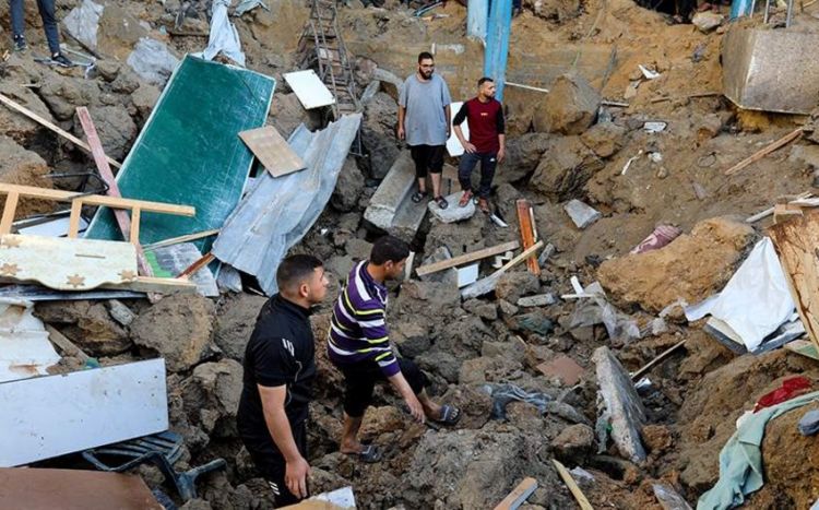 Qəzzada məktəbin bombalanması nəticəsində azı 20 nəfər ölüb