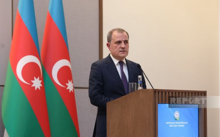 Ceyhun Bayramov İraqa rəsmi səfərə yola düşüb