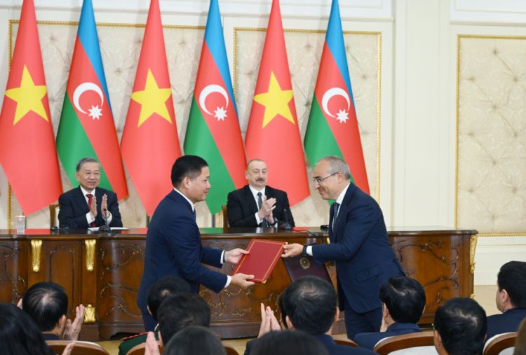 Azərbaycan ilə Vyetnam arasında imzalanmış sənədlər mübadilə edilib <font color=red> - FOTOLAR</font>