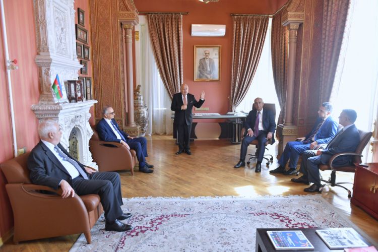 Əcəmi Naxçıvaninin 900 illik yubileyinə həsr olunmuş poçt markasının təqdimatı keçirilib <font color=red> - FOTOLAR</font>