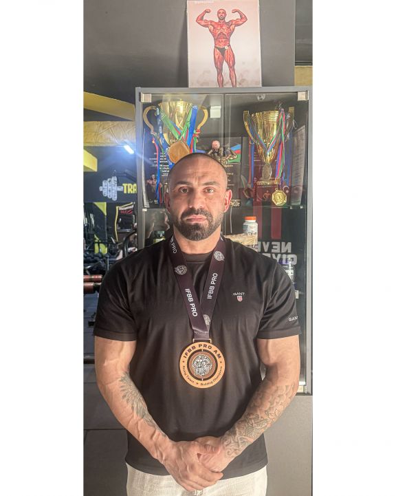 Həsən Abdullayev Avropa çempionatının medalçıları arasında 