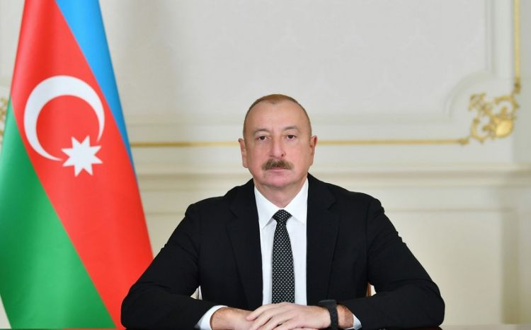 İlham Əliyev Ağdamın Kəngərli kəndinə köçən sakinlərlə görüşüb, onlara evlərin açarlarını təqdim edib