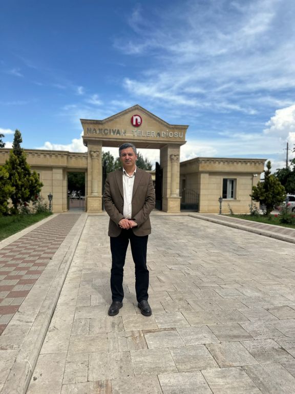 Aqşin Yenisey: Paytaxtdan uzaq düşən oxucu unudulmamalıdır
