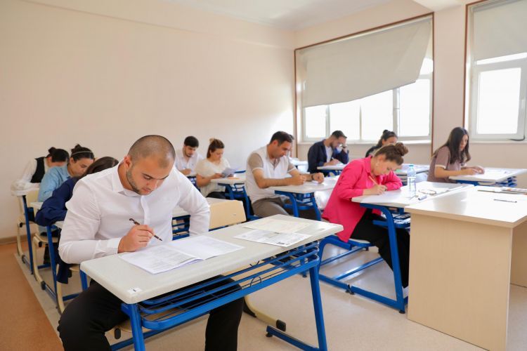 Naxçıvanda magistraturaya qəbul imtahanı keçirilib