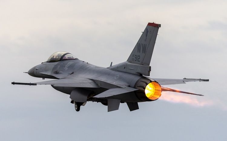 Ukrayna ordusuna məxsus F-16 qırıcısı ilə əlaqə kəsilib