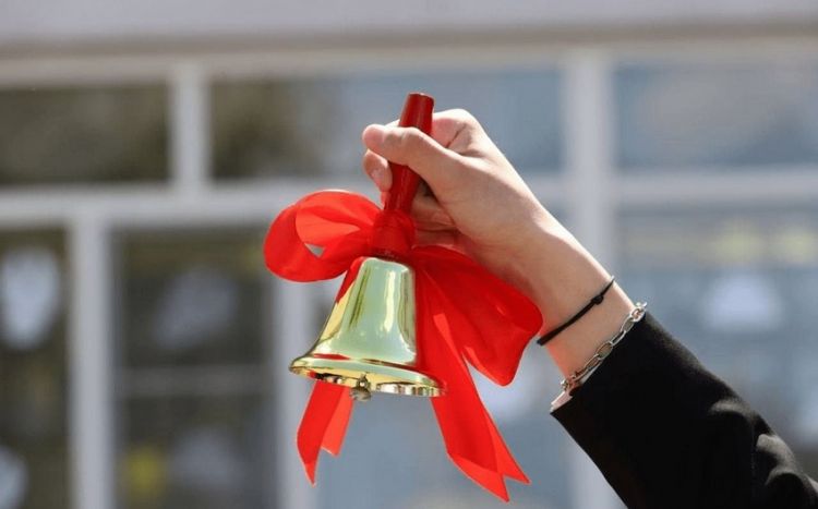 Məktəblərdə “Son zəng” tədbirlərinin keçiriləcəyi tarix açıqlanıb