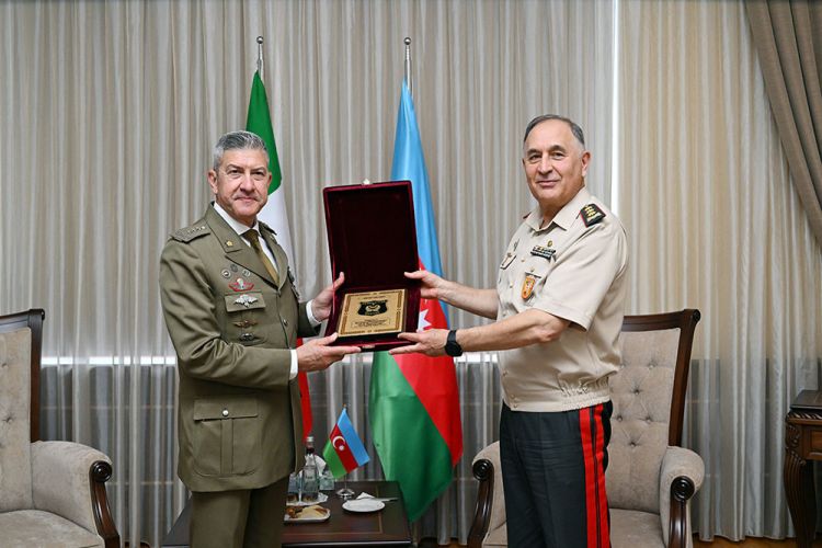 Azərbaycanın Baş Qərargah rəisi İtaliya nümayəndə heyətini qəbul edib<font color=red> - FOTOLAR</font>